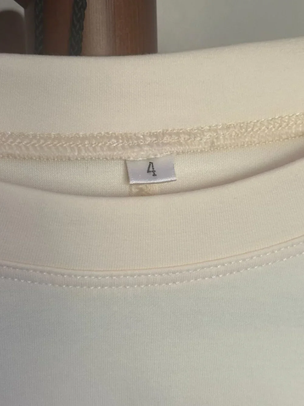 Club Pilates Cream Oversized Lightweight Sweatshirt NWOT Sz. 4 - Picture 5 of 6